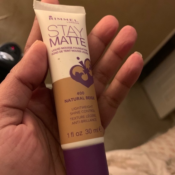 Rimmel Stay Matte Foundation,400 Natural Beige - Picture 3 of 5